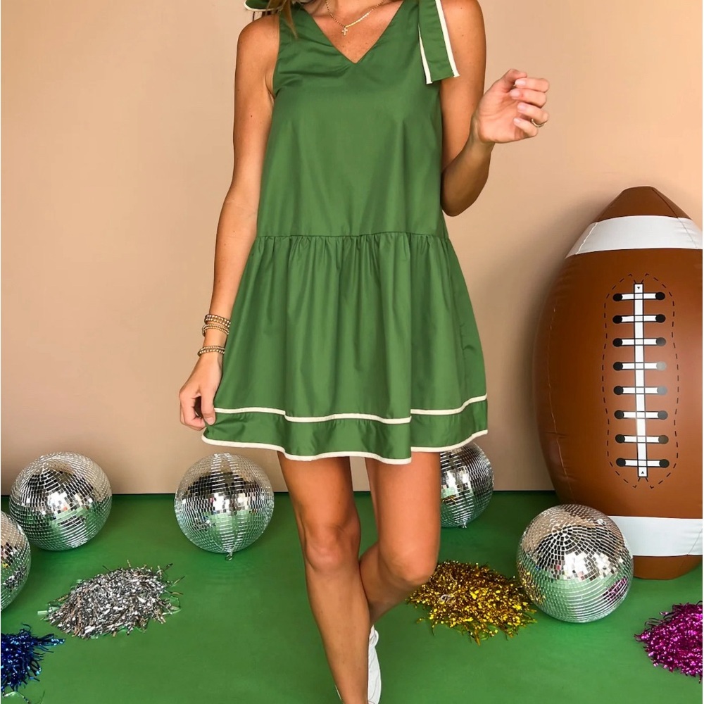 Green Sleeveless Dress